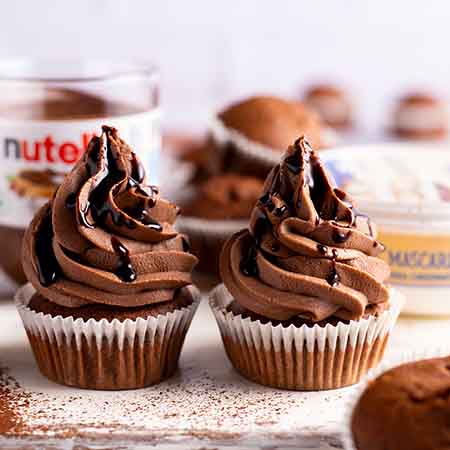 Cupcake al cacao con frosting alla Nutella