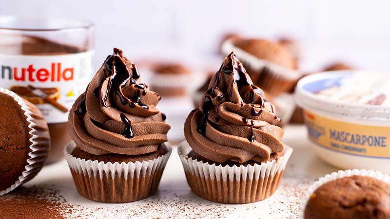 Cupcake al cacao con frosting alla Nutella