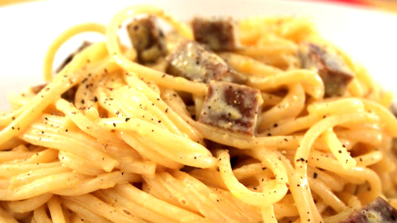 Finta carbonara ai peperoni