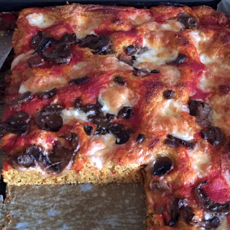 Focaccia zucca e funghi chiodini