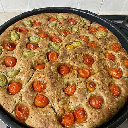 Focaccia barese cereali e semola rimacinata