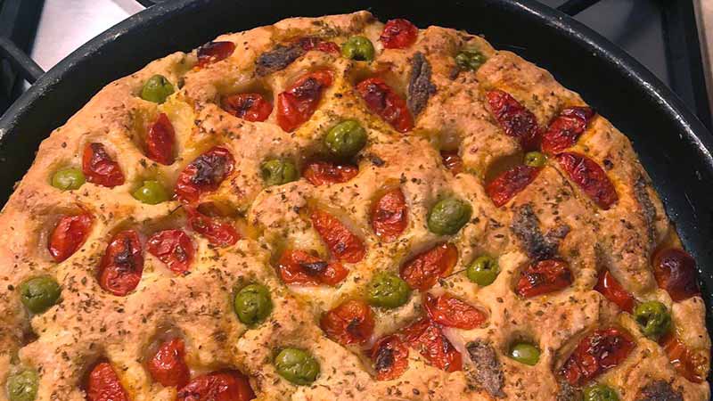 Focaccia barese di semola rimacinata