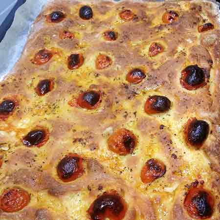 Focaccia pugliese con farina di semola rimacinata