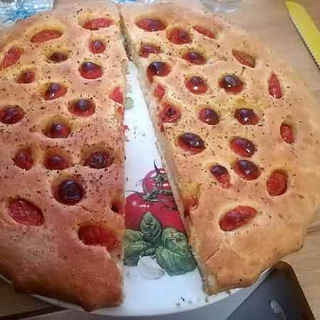 Focaccia pugliese con lievito madre