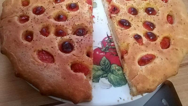 Focaccia pugliese con lievito madre