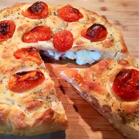 Focaccia soffice ripiena