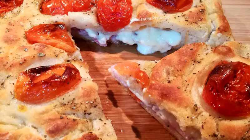 Focaccia soffice ripiena