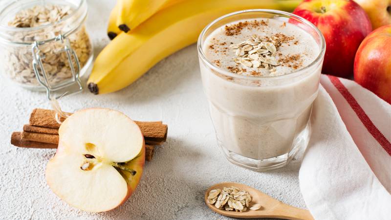 Frappè banana, mela e cacao