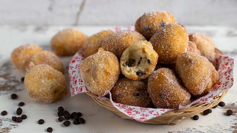 Frittelle con gocce di cioccolato