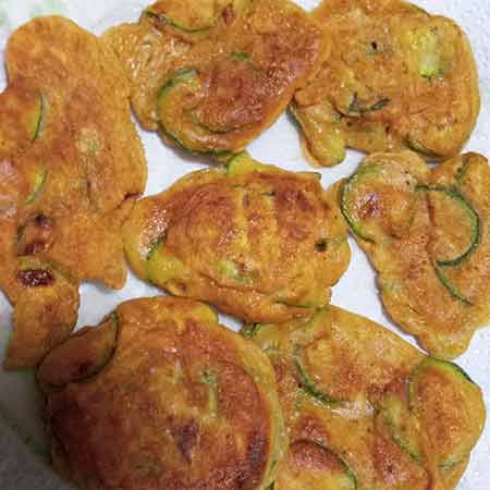 Frittelle di zucchine senza lievito