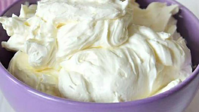 Frosting al mascarpone e rum senza panna