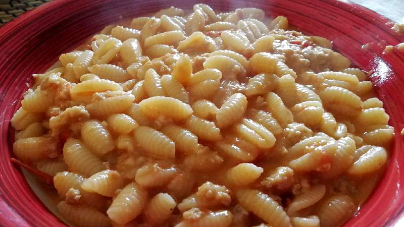 Gnocchetti con sugo di salsiccia e pecorino