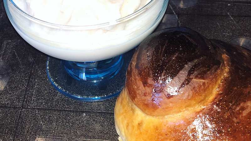 Granita alla ricotta e brioches con il tuppo