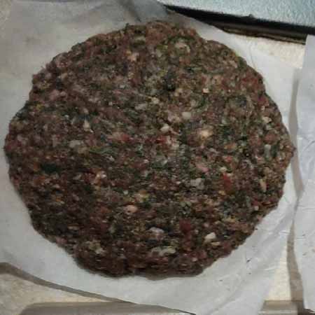 Hamburger con spinaci e cuore filante