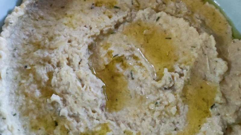 Hummus di ceci e carciofini