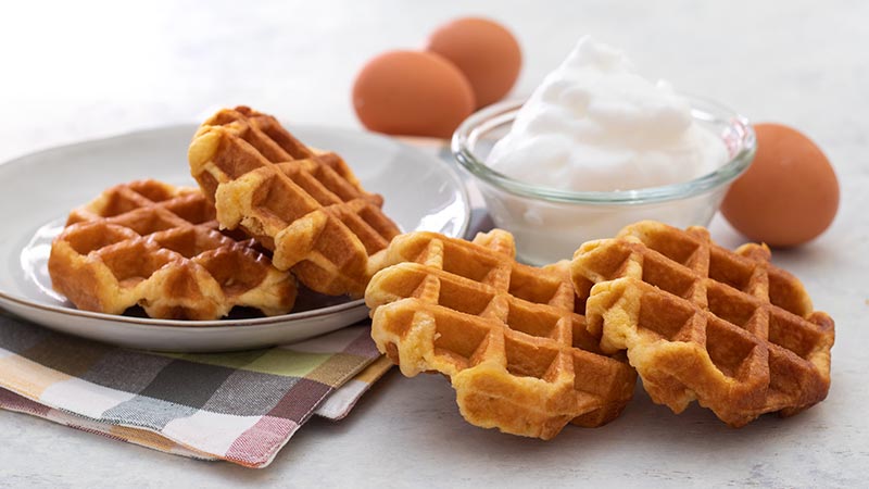 Impasto per waffle con albumi montati