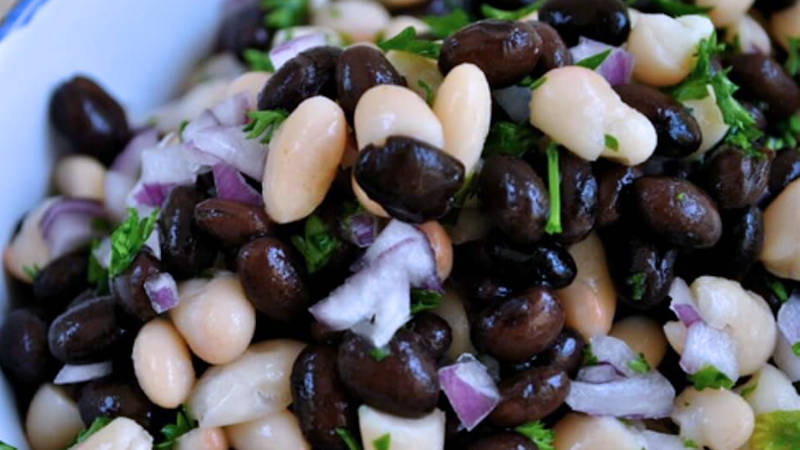 Insalata di fagioli e pomodori secchi