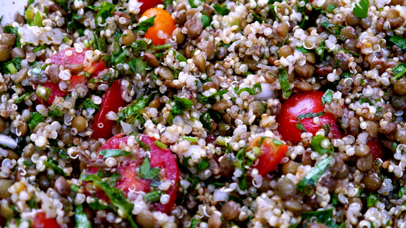 Insalata fredda di quinoa e lenticchie