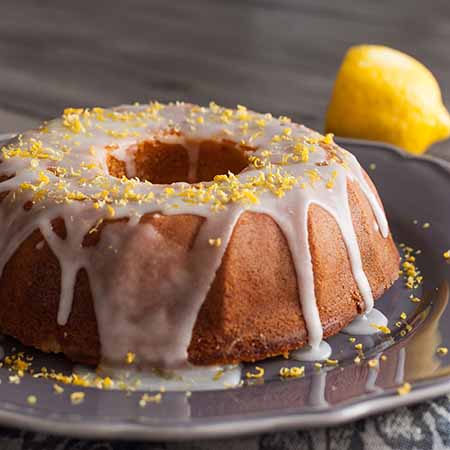 Lemon drizzle cake