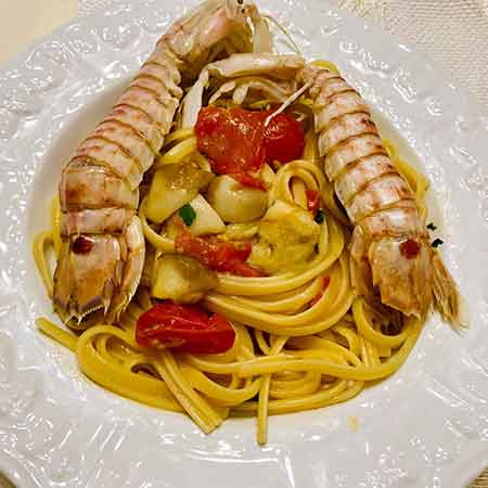 Linguine cicale di mare e funghi porcini