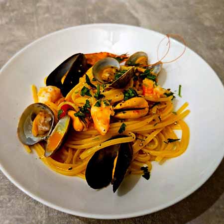 Linguine risottate cozze, vongole e gamberoni