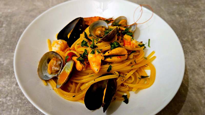 Linguine risottate cozze, vongole e gamberoni