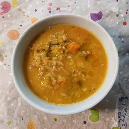 Minestra di farro con verza, zucca e ceci