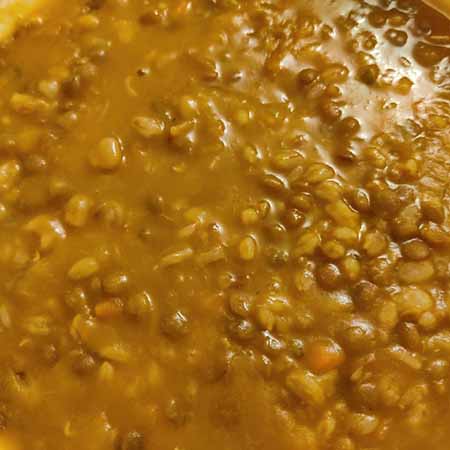 Minestra di farro, zucca e lenticchie