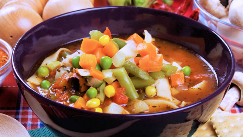 Minestrone di verdure e borlotti