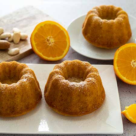 Mini bundt cake arancia e mandorle