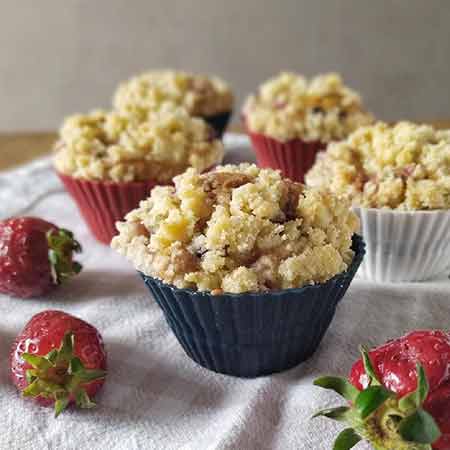 Muffin ai frutti di bosco con crumble