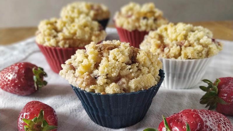 Muffin ai frutti di bosco con crumble