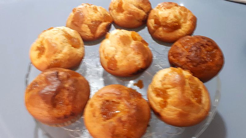 Muffin all'arancia con mandorle e nocciole