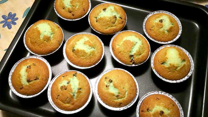 Muffin alla menta e gocce di cioccolato