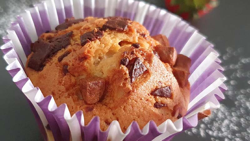 Muffin con gocce di cioccolato e nocciole