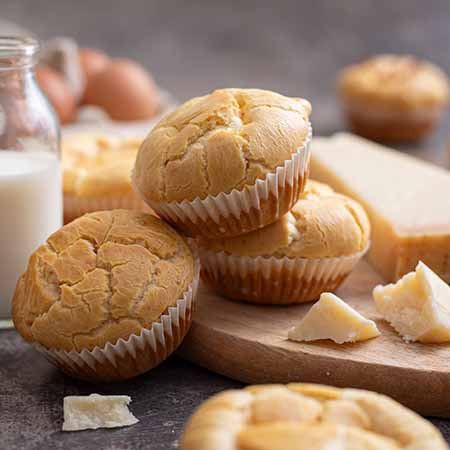 Muffin salati al parmigiano