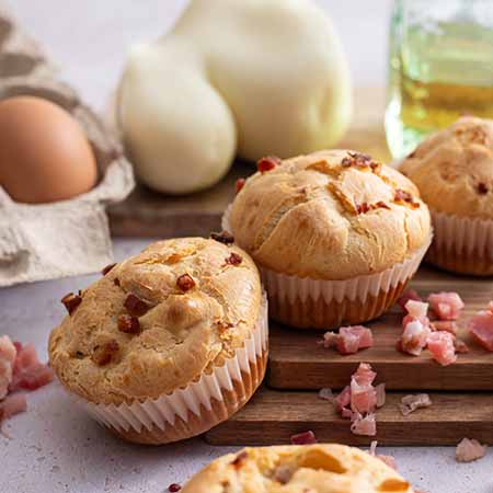 Muffin salati prosciutto e scamorza