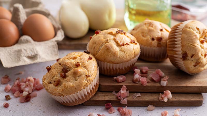 Muffin salati prosciutto e scamorza