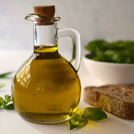 Olio aromatizzato al basilico