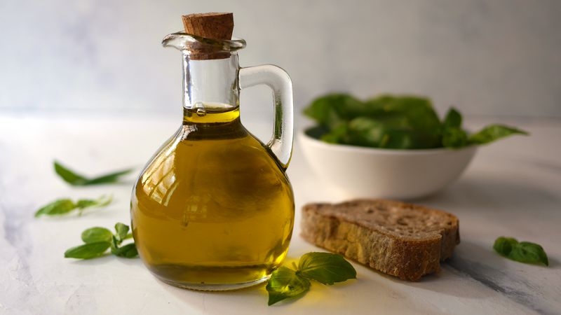 Olio aromatizzato al basilico