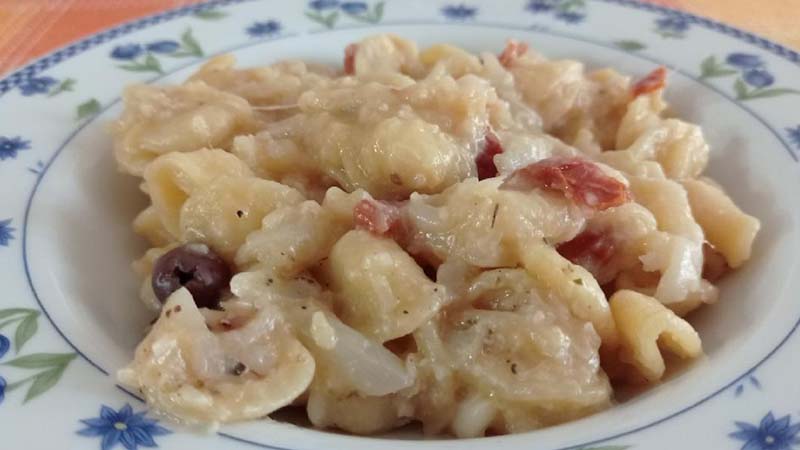 Orecchiette cavolfiore, pomodori secchi e olive