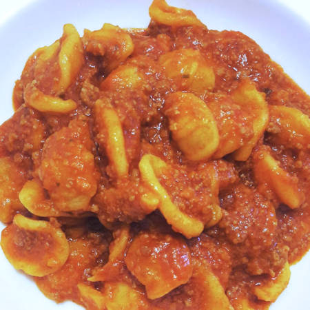 Orecchiette con sugo alla bolognese