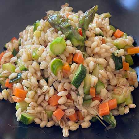 Orzo perlato con verdurine croccanti