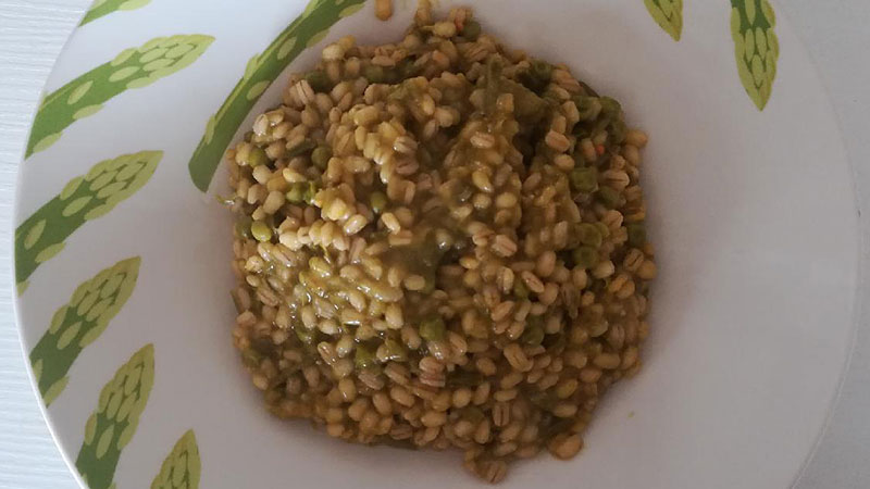 Orzotto asparagi e piselli