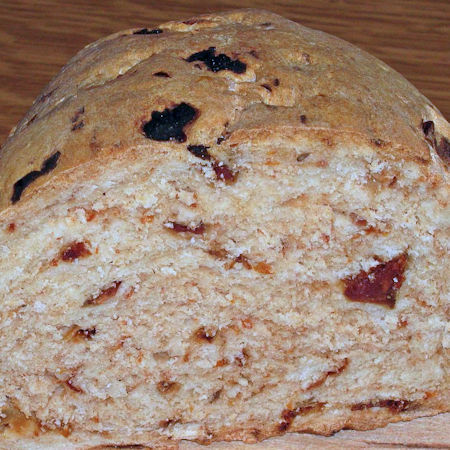 Pane alle olive e pomodori secchi