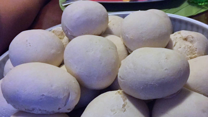 Pane arabo con esubero di lievito madre