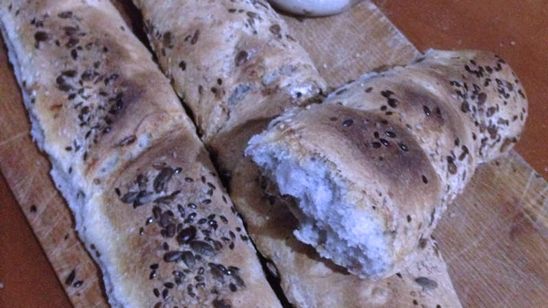 Pane bianco ai cereali con lievito madre