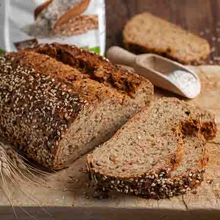 Pane con farina grano saraceno e semi