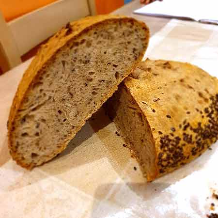 Pane integrale con lievito madre