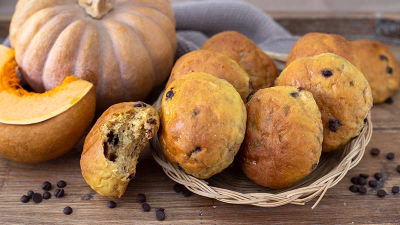 Panini dolci zucca e gocce di cioccolato